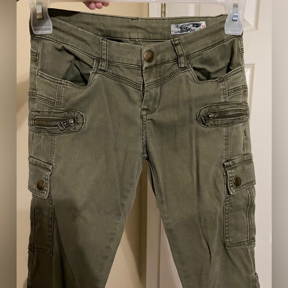 Pants - Picture 4 of 11